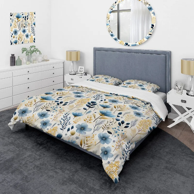 Designart "Coastal Plant Fusion" Blue Floral Bedding Cover Set With 2 Shams