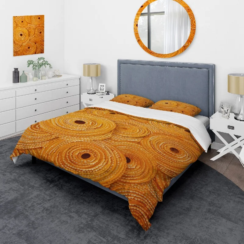 Designart "Golden abstract spiral Reverie I" Abstract Collages Bedding Cover Set - Traditional Bed Set with Shams