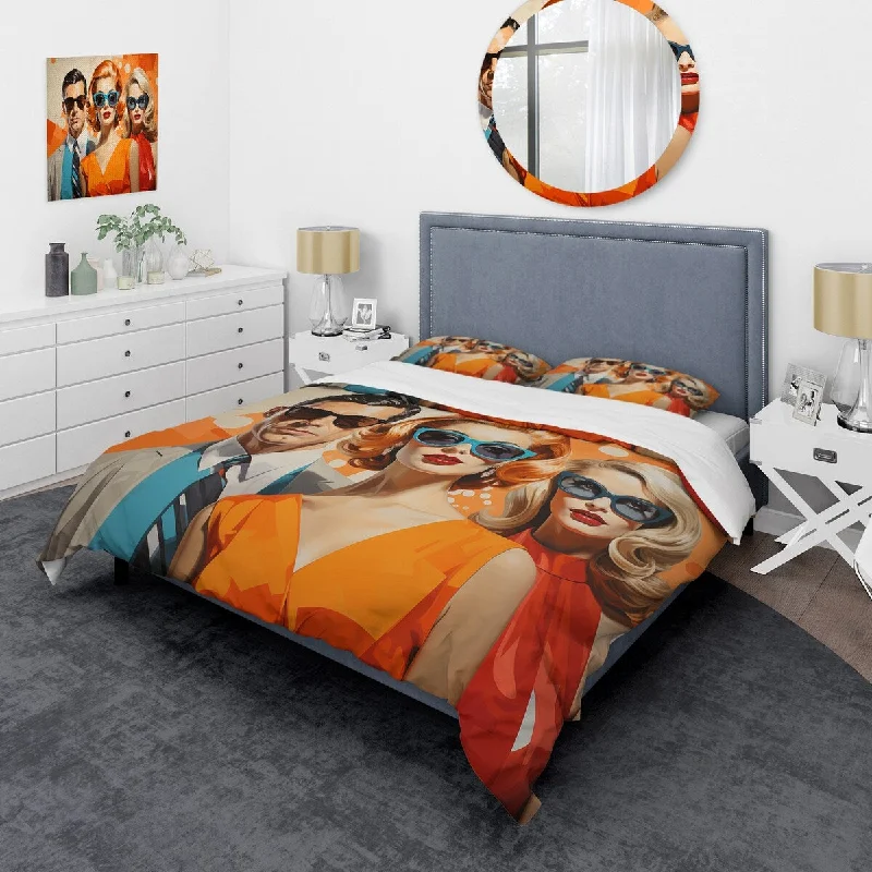 Designart "Orange Mid Century Retro Portraits II" Orange Mid-Century - Bed Cover Set With Shams