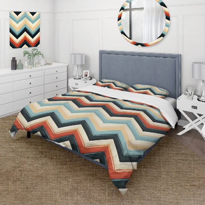 Designart "Retro Revival Chevron Pattern I" glam bedding covert set with 2 shams