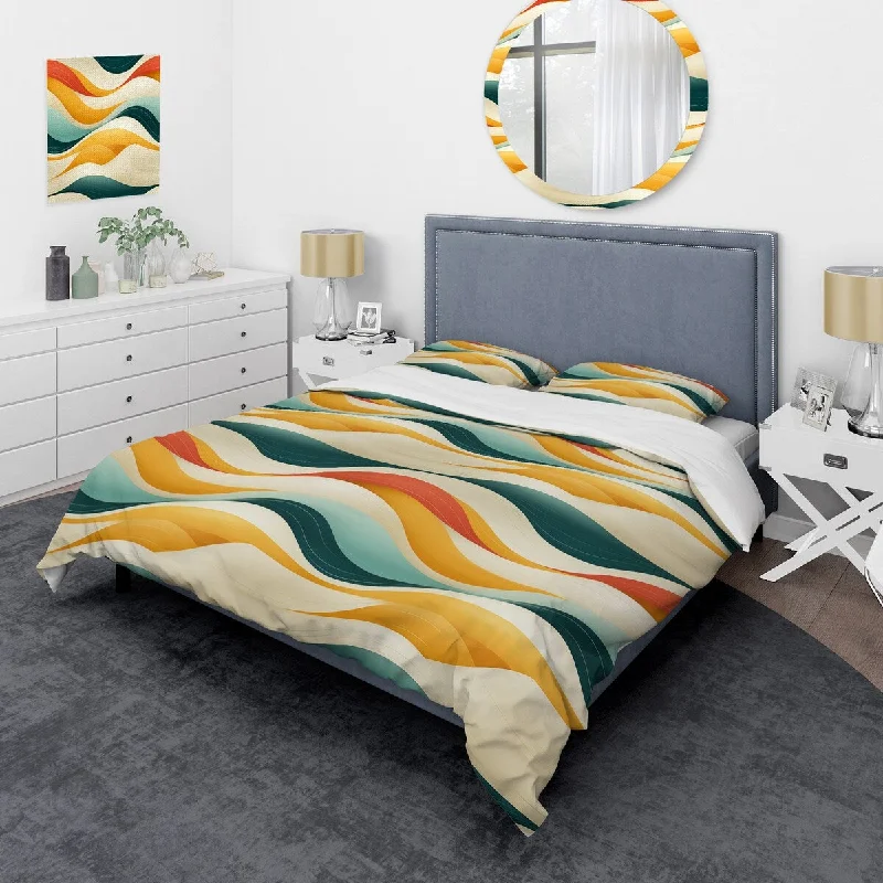 Designart "Retro Waves Lines I" Yellow Modern Bedding Cover Set With 2 Shams