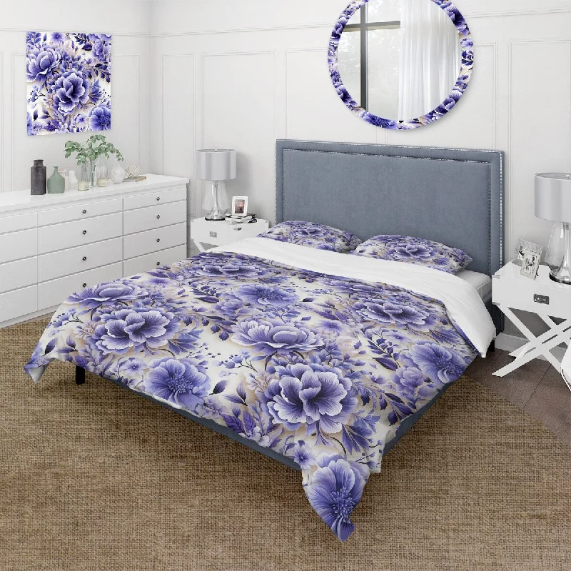 Designart "White And Purple Lavender Persian Paisleys I" paisley Bedding Cover Set With 2 Shams