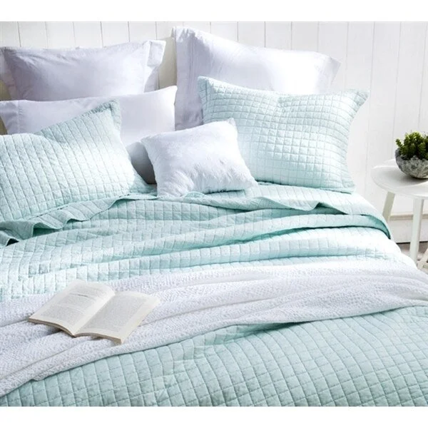 BYB Classic Supersoft Pre-Washed Cotton Quilt Set- Hint of Mint