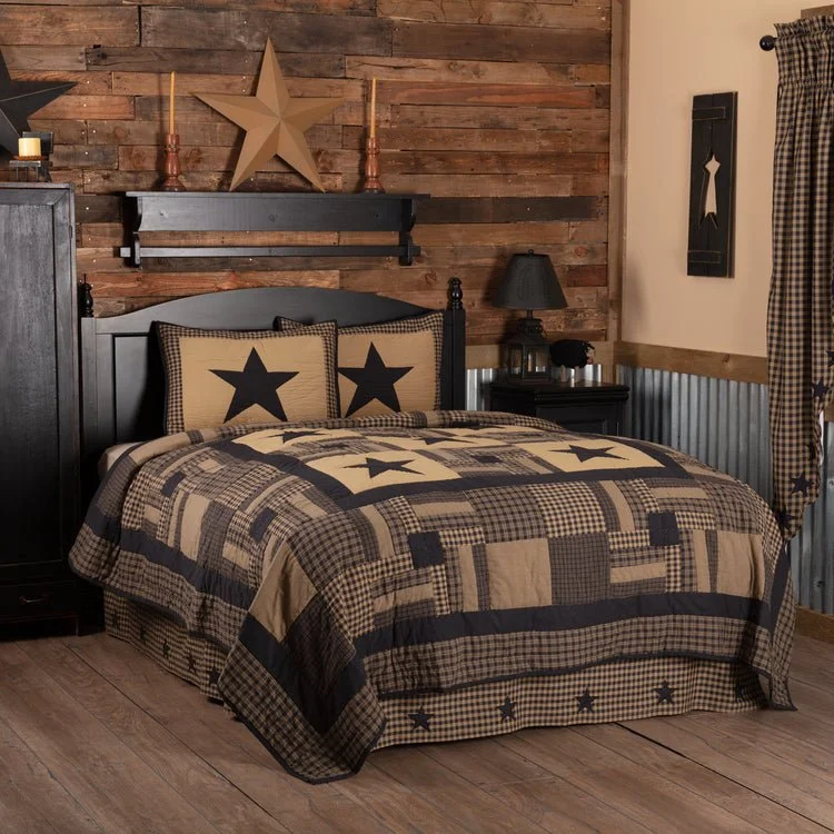 Black Check Star Quilt Set - King