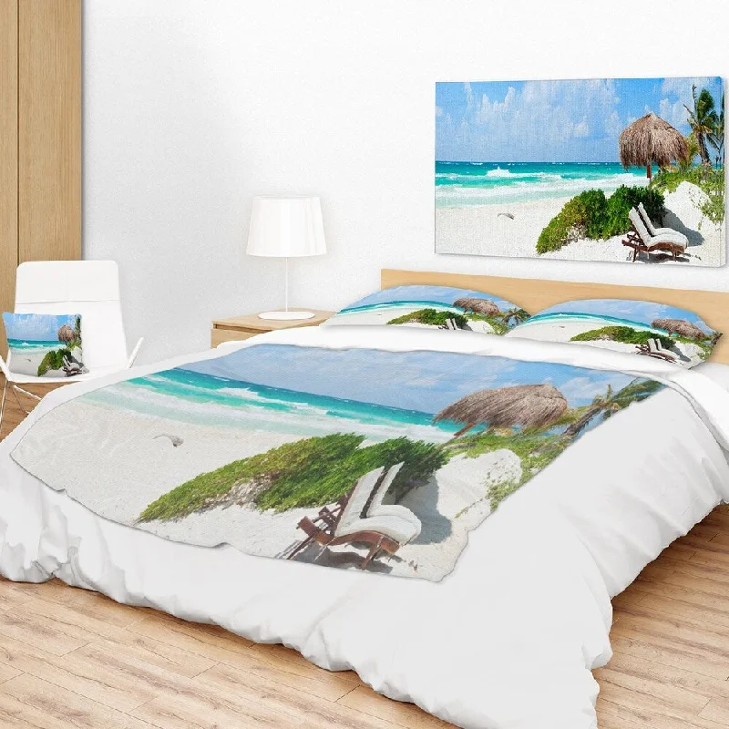 Designart 'Calm Caribbean Beach Panorama' Photography Landscape Fleece Throw Blanket