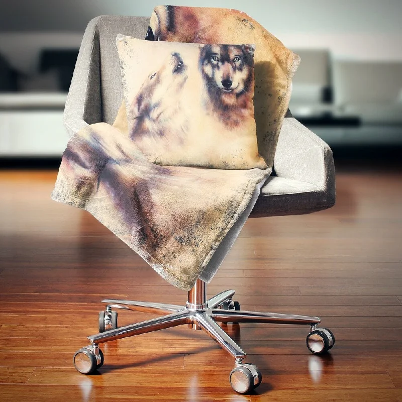 Designart 'Howling Wolf' Animal Throw Blanket