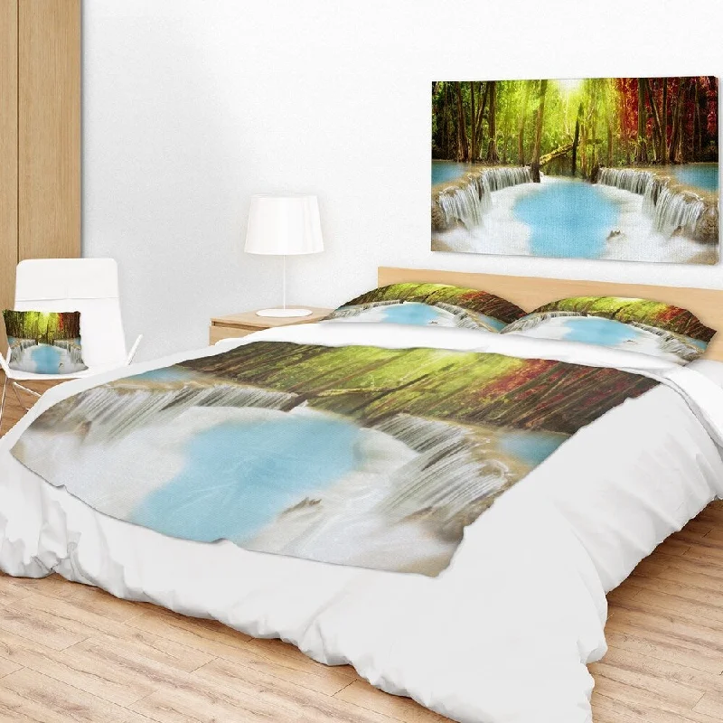 Designart 'Huai Mae Kamin Waterfall' Photography Throw Blanket