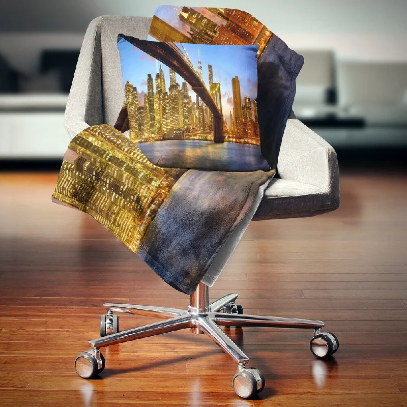 Designart 'Manhattan Panorama with Skyscrapers' Cityscape Throw Blanket