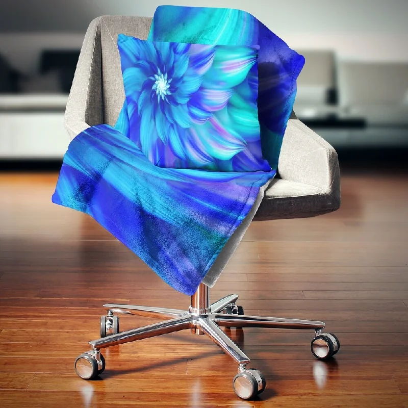 Designart 'Massive Blue Fractal Flower' Floral Throw Blanket