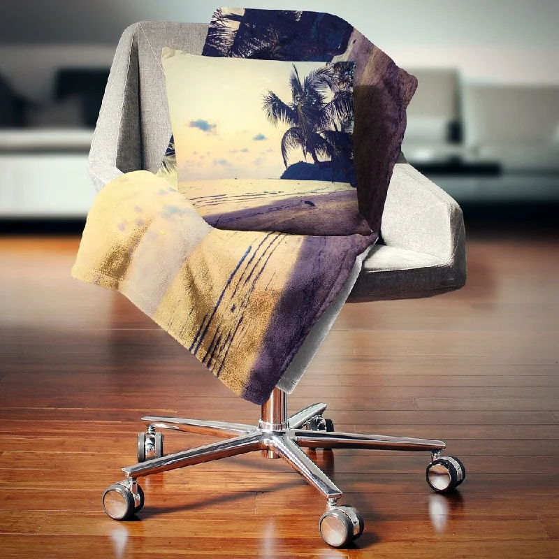 Designart 'Silhouette Coconut Tree' Seascape Throw Blanket