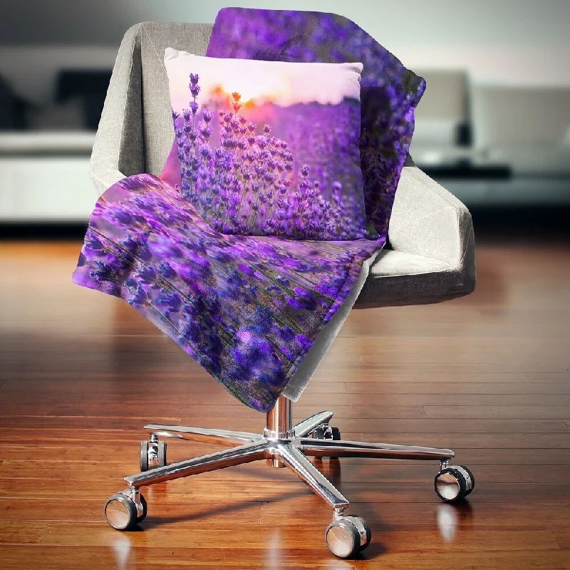 Designart 'Summer Sunset over Lavender Field' Floral Throw Blanket