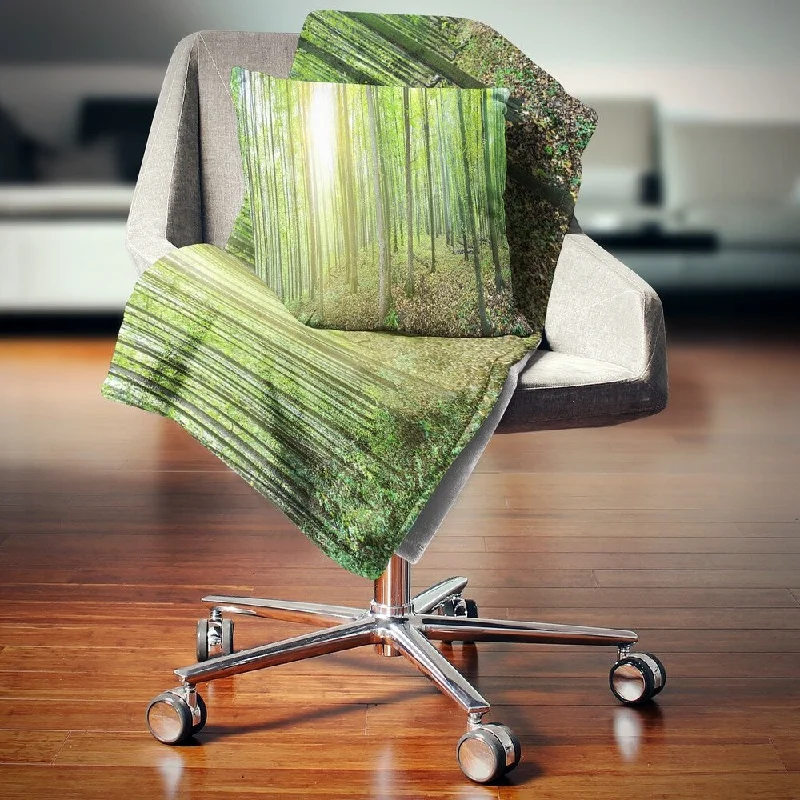 Designart 'Thick Green Forest Panorama' Landscape Fleece Throw Blanket