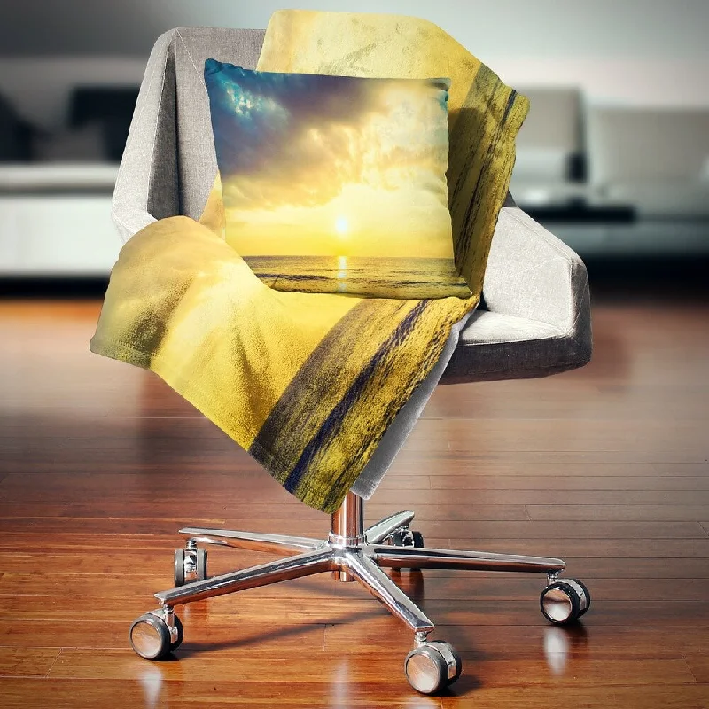 Designart 'Yellowish Sky over Serene Seashore' Seascape Throw Blanket