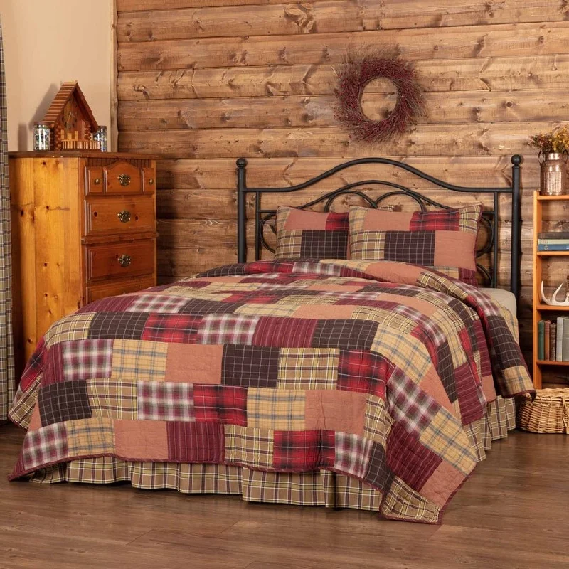 Wyatt 3-Piece Reversible Quilt Set - King